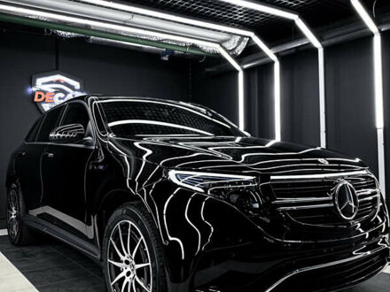 Мерседес EQC 2021 в Киеве на Automoto.ua Черный Мерседес EQC, объемом двигателя 0 л и пробегом 27 тыс. км за 64000 $, фото 1 на Automoto.ua