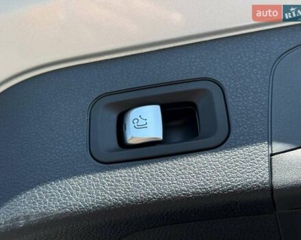 Сірий Мерседес EQC, об'ємом двигуна 0 л та пробігом 62 тис. км за 45500 $, фото 29 на Automoto.ua