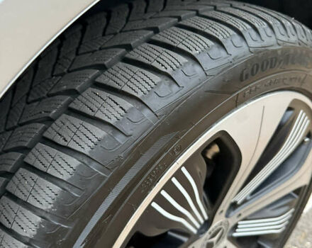 Серый Мерседес EQC, объемом двигателя 0 л и пробегом 70 тыс. км за 36000 $, фото 9 на Automoto.ua