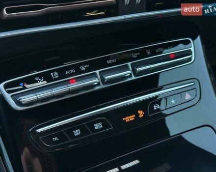 Сірий Мерседес EQC, об'ємом двигуна 0 л та пробігом 62 тис. км за 45500 $, фото 59 на Automoto.ua