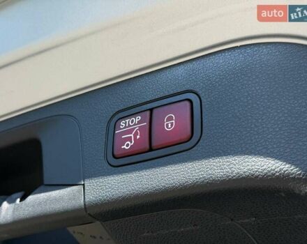 Сірий Мерседес EQC, об'ємом двигуна 0 л та пробігом 62 тис. км за 45500 $, фото 28 на Automoto.ua