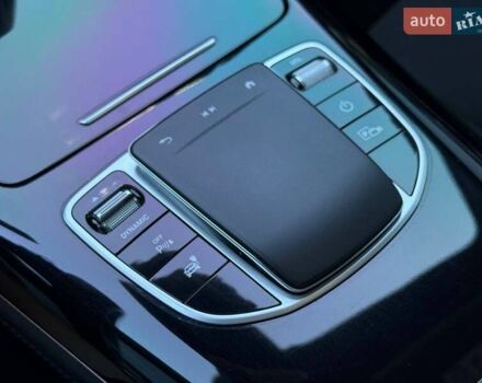 Сірий Мерседес EQC, об'ємом двигуна 0 л та пробігом 62 тис. км за 45500 $, фото 63 на Automoto.ua