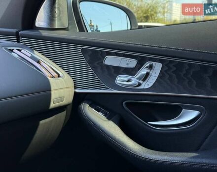 Сірий Мерседес EQC, об'ємом двигуна 0 л та пробігом 62 тис. км за 45500 $, фото 72 на Automoto.ua