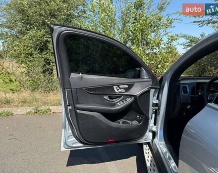 Сірий Мерседес EQC, об'ємом двигуна 0 л та пробігом 62 тис. км за 45500 $, фото 34 на Automoto.ua