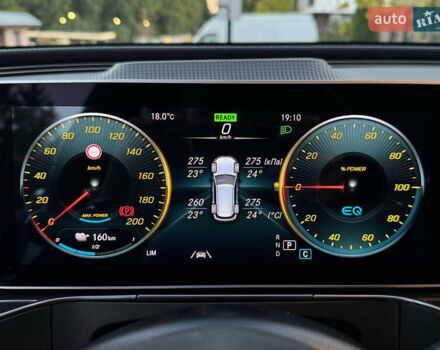 Серый Мерседес EQC, объемом двигателя 0 л и пробегом 90 тыс. км за 36800 $, фото 64 на Automoto.ua