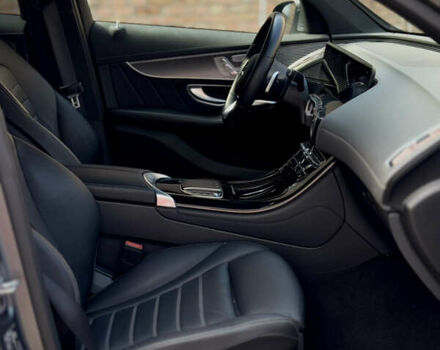 Серый Мерседес EQC, объемом двигателя 0 л и пробегом 47 тыс. км за 38500 $, фото 32 на Automoto.ua