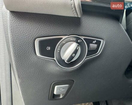 Серый Мерседес EQC, объемом двигателя 0 л и пробегом 58 тыс. км за 31999 $, фото 29 на Automoto.ua