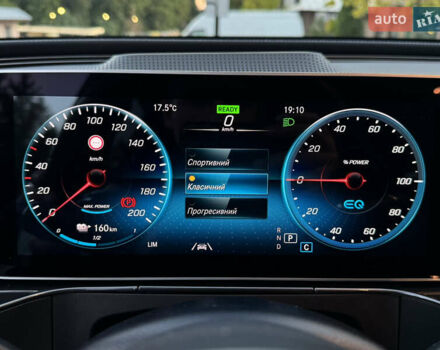 Серый Мерседес EQC, объемом двигателя 0 л и пробегом 90 тыс. км за 36800 $, фото 67 на Automoto.ua