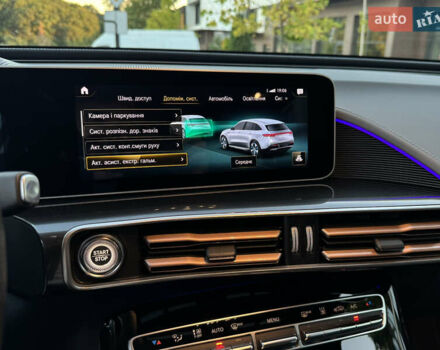 Серый Мерседес EQC, объемом двигателя 0 л и пробегом 90 тыс. км за 36800 $, фото 51 на Automoto.ua