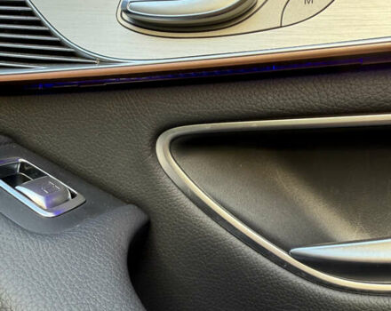 Серый Мерседес EQC, объемом двигателя 0 л и пробегом 30 тыс. км за 39900 $, фото 21 на Automoto.ua