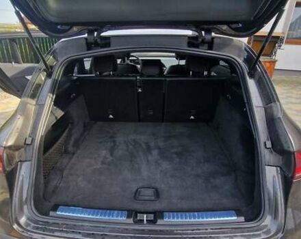 Сірий Мерседес EQC, об'ємом двигуна 0 л та пробігом 80 тис. км за 38800 $, фото 7 на Automoto.ua