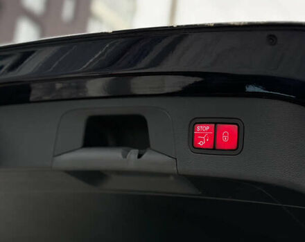 Синий Мерседес EQC, объемом двигателя 0 л и пробегом 108 тыс. км за 30900 $, фото 15 на Automoto.ua