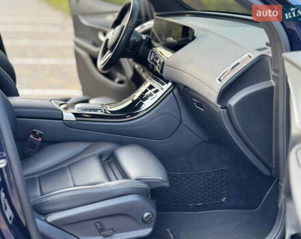 Синій Мерседес EQC, об'ємом двигуна 0 л та пробігом 67 тис. км за 35500 $, фото 32 на Automoto.ua