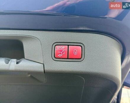 Синий Мерседес EQC, объемом двигателя 0 л и пробегом 40 тыс. км за 37990 $, фото 9 на Automoto.ua