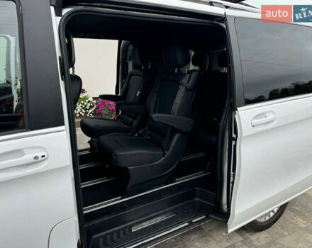 Белый Мерседес EQV, объемом двигателя 0 л и пробегом 165 тыс. км за 37900 $, фото 17 на Automoto.ua