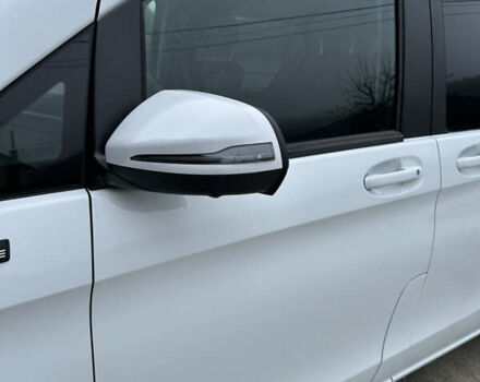 Белый Мерседес EQV, объемом двигателя 0 л и пробегом 70 тыс. км за 37900 $, фото 5 на Automoto.ua