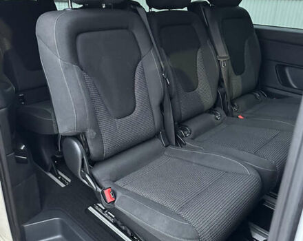 Белый Мерседес EQV, объемом двигателя 0 л и пробегом 70 тыс. км за 37900 $, фото 15 на Automoto.ua