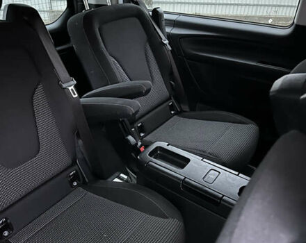 Белый Мерседес EQV, объемом двигателя 0 л и пробегом 70 тыс. км за 37900 $, фото 16 на Automoto.ua