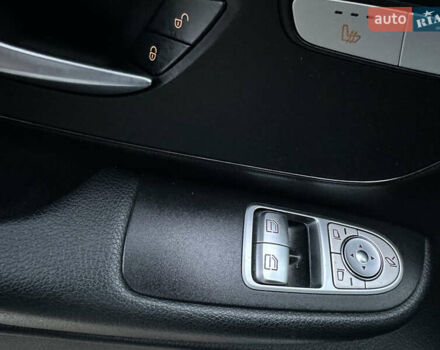 Белый Мерседес EQV, объемом двигателя 0 л и пробегом 70 тыс. км за 37900 $, фото 24 на Automoto.ua