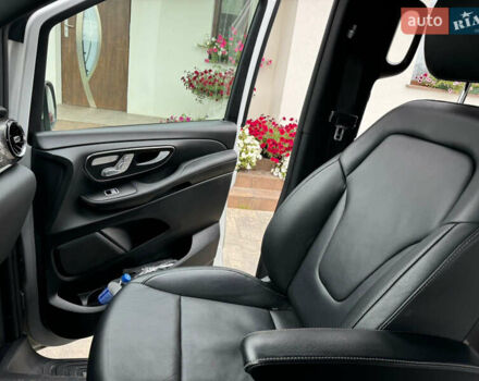 Белый Мерседес EQV, объемом двигателя 0 л и пробегом 165 тыс. км за 37900 $, фото 12 на Automoto.ua