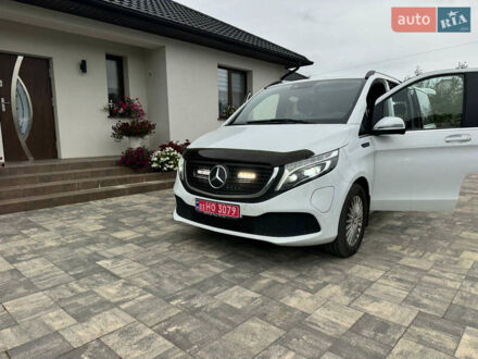 Белый Мерседес EQV, объемом двигателя 0 л и пробегом 165 тыс. км за 37900 $, фото 1 на Automoto.ua