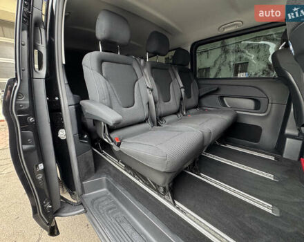 Чорний Мерседес EQV, об'ємом двигуна 0 л та пробігом 28 тис. км за 46900 $, фото 51 на Automoto.ua