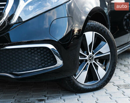 Черный Мерседес EQV, объемом двигателя 0 л и пробегом 12 тыс. км за 94500 $, фото 1 на Automoto.ua