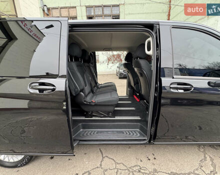 Чорний Мерседес EQV, об'ємом двигуна 0 л та пробігом 28 тис. км за 46900 $, фото 46 на Automoto.ua