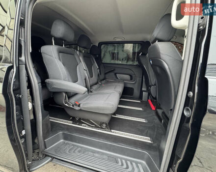 Чорний Мерседес EQV, об'ємом двигуна 0 л та пробігом 28 тис. км за 46900 $, фото 49 на Automoto.ua