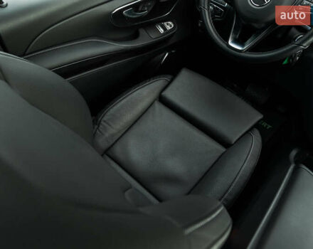 Черный Мерседес EQV, объемом двигателя 0 л и пробегом 12 тыс. км за 94500 $, фото 37 на Automoto.ua