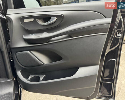 Чорний Мерседес EQV, об'ємом двигуна 0 л та пробігом 28 тис. км за 46900 $, фото 25 на Automoto.ua