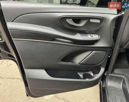 Чорний Мерседес EQV, об'ємом двигуна 0 л та пробігом 28 тис. км за 46900 $, фото 10 на Automoto.ua