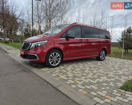 Красный Мерседес EQV, объемом двигателя 0 л и пробегом 27 тыс. км за 42999 $, фото 8 на Automoto.ua