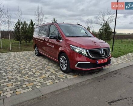 Красный Мерседес EQV, объемом двигателя 0 л и пробегом 27 тыс. км за 42999 $, фото 4 на Automoto.ua