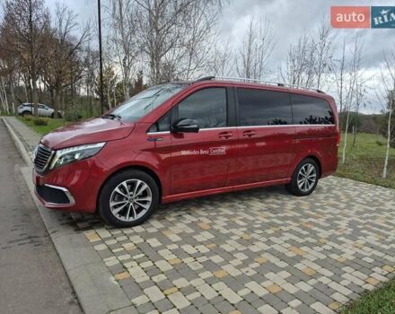 Красный Мерседес EQV, объемом двигателя 0 л и пробегом 27 тыс. км за 42999 $, фото 7 на Automoto.ua