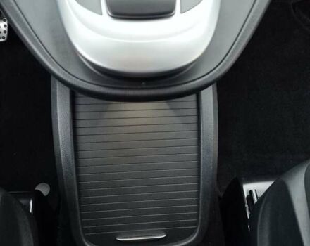 Красный Мерседес EQV, объемом двигателя 0 л и пробегом 27 тыс. км за 42999 $, фото 30 на Automoto.ua