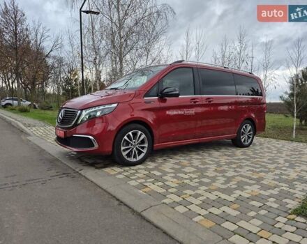 Красный Мерседес EQV, объемом двигателя 0 л и пробегом 27 тыс. км за 42999 $, фото 9 на Automoto.ua