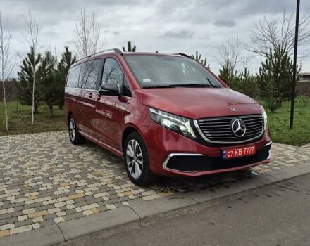 Красный Мерседес EQV, объемом двигателя 0 л и пробегом 27 тыс. км за 42999 $, фото 1 на Automoto.ua