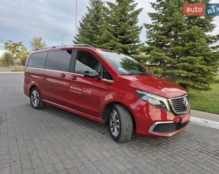 Красный Мерседес EQV, объемом двигателя 0 л и пробегом 26 тыс. км за 43000 $, фото 5 на Automoto.ua