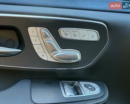 Красный Мерседес EQV, объемом двигателя 0 л и пробегом 3 тыс. км за 69382 $, фото 12 на Automoto.ua