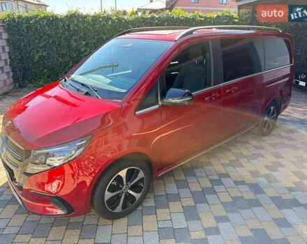 Красный Мерседес EQV, объемом двигателя 0 л и пробегом 3 тыс. км за 69382 $, фото 24 на Automoto.ua