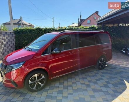 Красный Мерседес EQV, объемом двигателя 0 л и пробегом 3 тыс. км за 70938 $, фото 3 на Automoto.ua