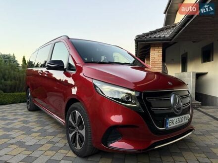 Мерседес EQV 2024 в Ровно на Automoto.ua Красный Мерседес EQV, объемом двигателя 0 л и пробегом 3 тыс. км за 71272 $, фото 1 на Automoto.ua