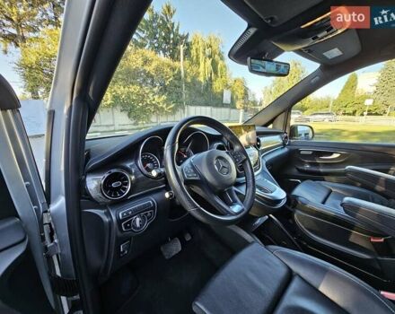 Серый Мерседес EQV, объемом двигателя 0 л и пробегом 91 тыс. км за 44999 $, фото 158 на Automoto.ua
