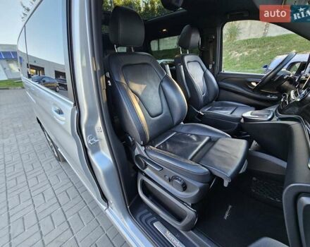Серый Мерседес EQV, объемом двигателя 0 л и пробегом 91 тыс. км за 44999 $, фото 118 на Automoto.ua