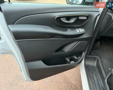Серый Мерседес EQV, объемом двигателя 0 л и пробегом 17 тыс. км за 63900 $, фото 16 на Automoto.ua