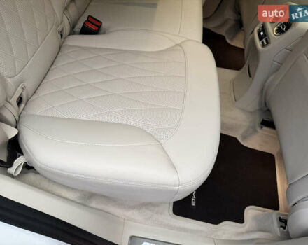 Белый Мерседес Г-Класс, объемом двигателя 4 л и пробегом 38 тыс. км за 210000 $, фото 45 на Automoto.ua