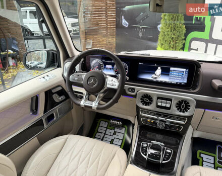 Белый Мерседес Г-Класс, объемом двигателя 4 л и пробегом 38 тыс. км за 210000 $, фото 19 на Automoto.ua