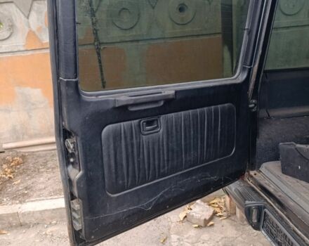 Черный Мерседес Г-Класс, объемом двигателя 3.2 л и пробегом 190 тыс. км за 12000 $, фото 9 на Automoto.ua