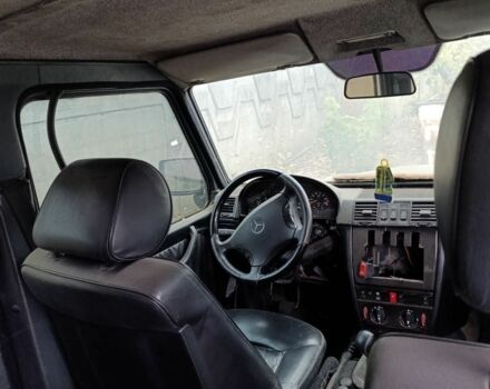 Черный Мерседес Г-Класс, объемом двигателя 3.2 л и пробегом 190 тыс. км за 12000 $, фото 5 на Automoto.ua